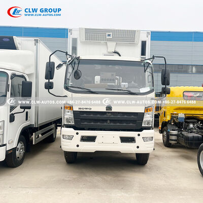 Sinotruk HOWO 6.8m Chick Transport Truck with Superior Insulated Body and All-Season Climate Control for Efficient Livestock Transport
